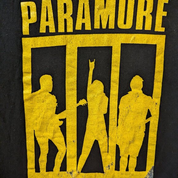 Paramore 2023 Tour T-Shirt. In good condition, size small. - Picture 2 of 5